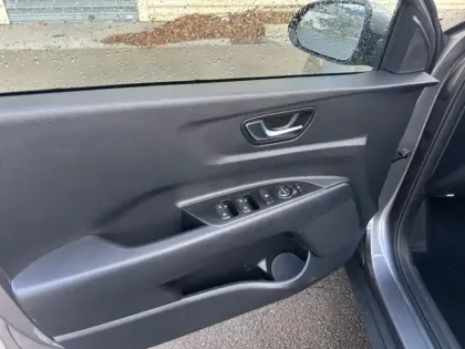 Photo 18 Kia Stonic Gén. I Ph3 Active 5