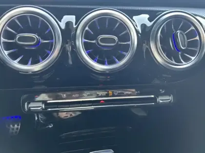 Photo 14 Mercedes Classe A 220 d AMG Line