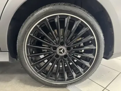 Photo 11 Mercedes CLA  250 e Hybrid EQ Coupé AMG 