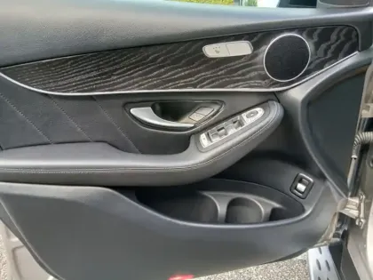 Photo 17 Mercedes Classe GLC GLC 220 d 4MATIC SUV AMG Line