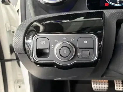 Photo 12 Mercedes Classe A 250 e AMG Line