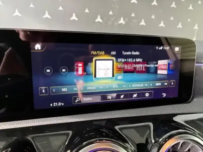 Photo 11 Mercedes Classe A 250 e AMG Line