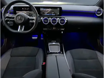 Photo 10 Mercedes Classe A A 220 d Berline Compacte