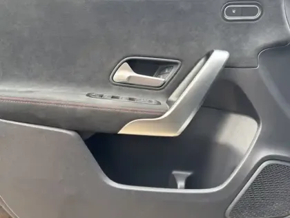 Photo 17 Mercedes Classe A 200 AMG Line