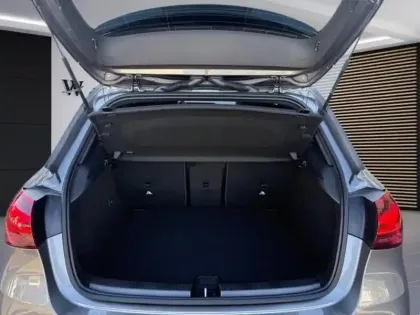 Photo 12 Mercedes Classe A 200 d Star Edition