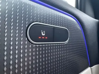 Photo 6 Mercedes GLA 250 e Progressive Line