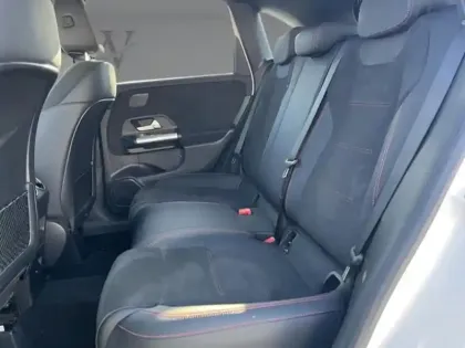 Photo 9 Mercedes Classe B 200 d AMG Line