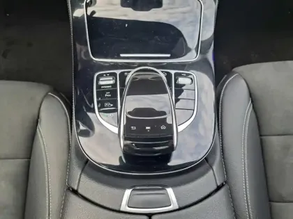 Photo 35 Mercedes Classe E Gén. V (W213) Ph1 Sportline 4