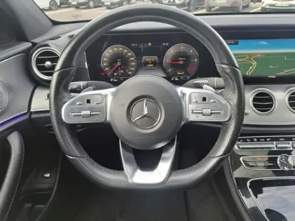 Photo 36 Mercedes Classe E Gén. V (W213) Ph1 Sportline 4