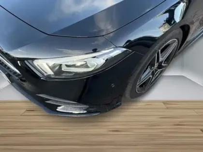 Photo 15 Mercedes Classe A 200 d AMG Line