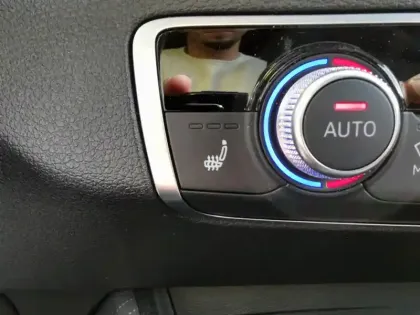 Photo 7 Audi Q2 35 TDI advanced S-line 150 ch 