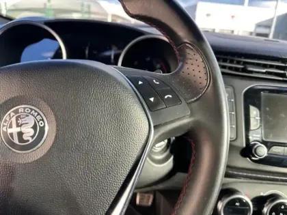 Photo 15 Alfa Romeo Giulietta Sport