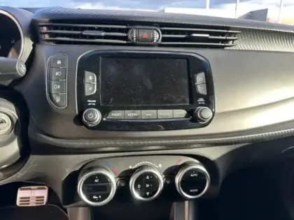 Photo 18 Alfa Romeo Giulietta Sport