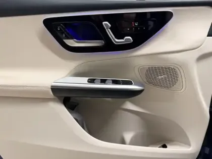 Photo 33 Mercedes Classe GLC 300 e Hybrid EQ 4MATIC Avantga