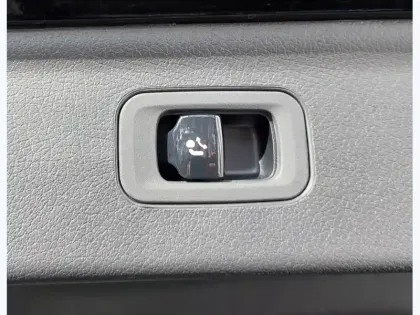 Photo 27 Mercedes EQE Gén. I Ph1 AMG Line 5