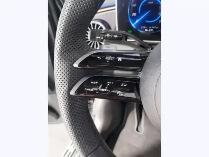 Photo 21 Mercedes EQE Gén. I Ph1 AMG Line 5