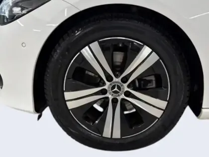 Photo 8 Mercedes Classe C 200 d Avantgarde Line