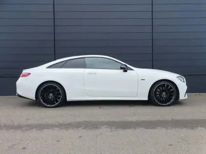 Photo 9 Mercedes CLA Gén. III (C238) Ph2 AMG Line 2