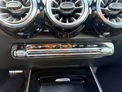 Photo 21 Mercedes GLB Gén. I (X247) Ph1 AMG 5