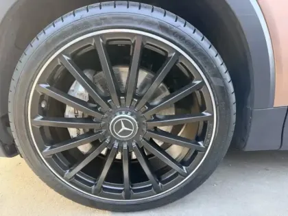 Photo 8 Mercedes GLB Mercedes-AMG  35 4MATIC