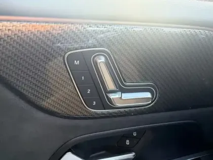 Photo 18 Mercedes GLB Mercedes-AMG  35 4MATIC