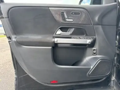 Photo 24 Mercedes GLB 200 d AMG Line