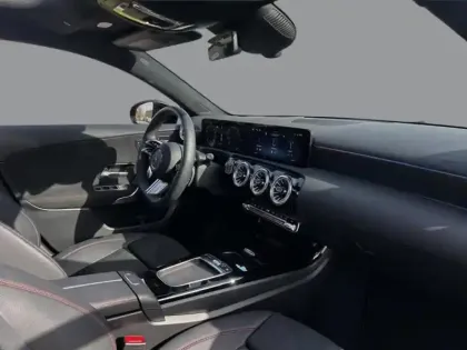 Photo 18 Mercedes Classe A 200 d AMG Line