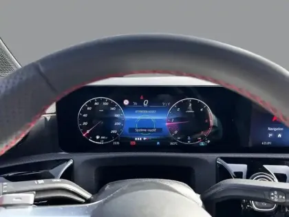 Photo 9 Mercedes Classe A 200 d AMG Line