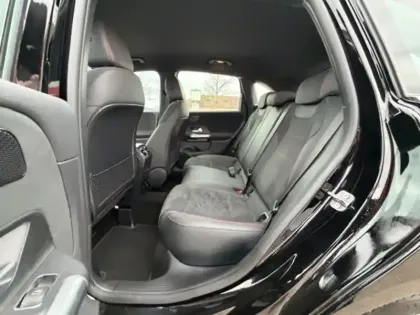 Photo 13 Mercedes Classe B 180 AMG Line