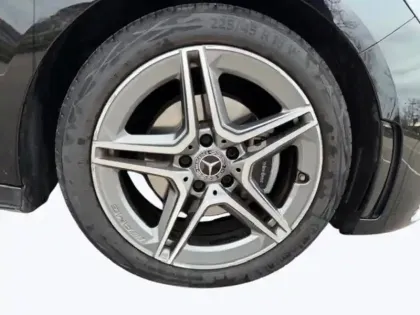 Photo 8 Mercedes Classe B 180 AMG Line