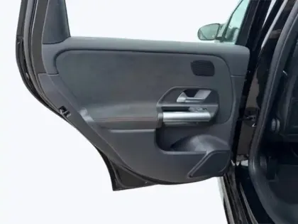 Photo 14 Mercedes Classe B 180 AMG Line