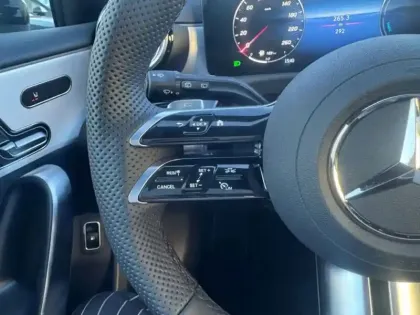 Photo 12 Mercedes Classe A 250 e Hybrid EQ AMG Exclusive 