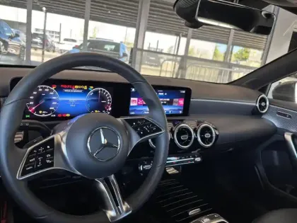 Photo 14 Mercedes Classe A 250 e Hybrid EQ Progressive Li