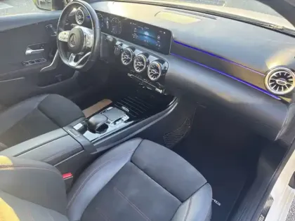 Photo 20 Mercedes Classe A 220 d AMG Line