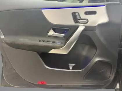 Photo 15 Mercedes Classe A 180 AMG Line