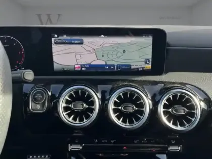 Photo 8 Mercedes Classe A 180 d AMG Line