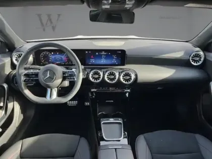 Photo 20 Mercedes Classe A 180 d AMG Line