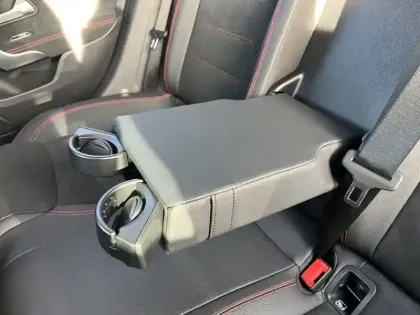 Photo 15 Mercedes Classe A 180 d AMG Line