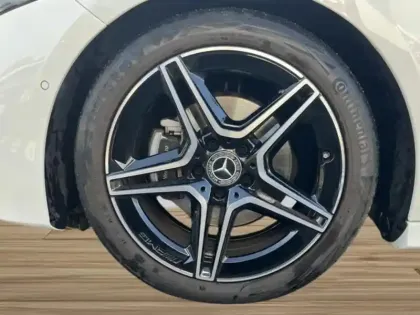 Photo 18 Mercedes Classe A 180 d AMG Line