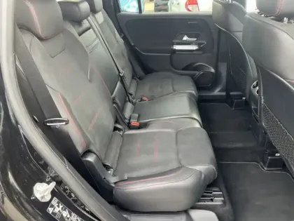 Photo 7 Mercedes GLB 200 AMG Line