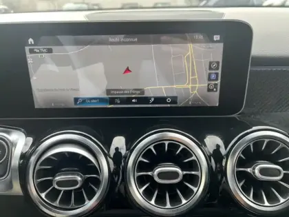 Photo 12 Mercedes GLB 200 AMG Line