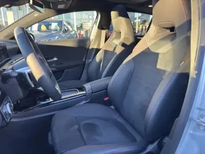 Photo 21 Mercedes Classe A 200 d AMG Line