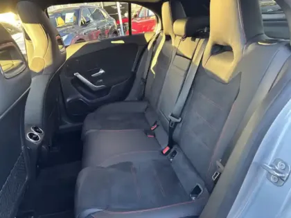 Photo 19 Mercedes Classe A 200 d AMG Line