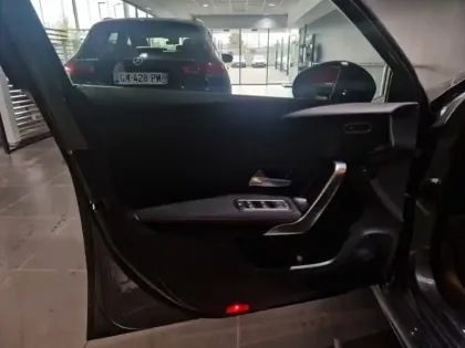 Photo 12 Mercedes Classe A 180 d AMG Line