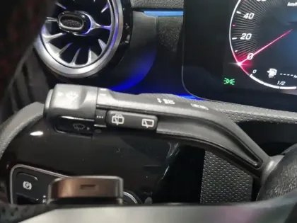 Photo 13 Mercedes Classe A 180 d AMG Line