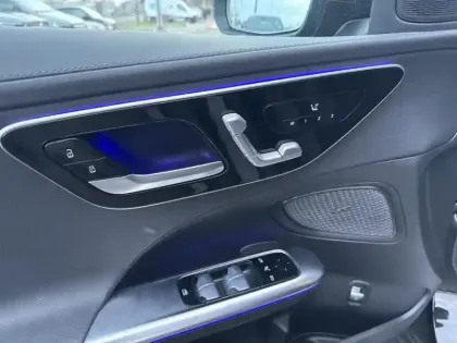 Photo 10 Mercedes Classe C  220 d Berline AMG Line