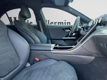 Photo 15 Mercedes Classe C  300 e Hybrid EQ Berli