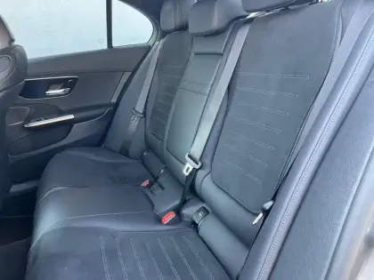 Photo 14 Mercedes Classe C  300 e Hybrid EQ Berli