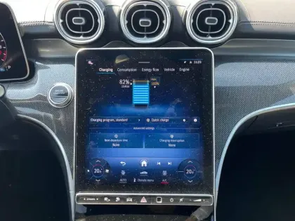 Photo 16 Mercedes Classe C  300 e Hybrid EQ Berli