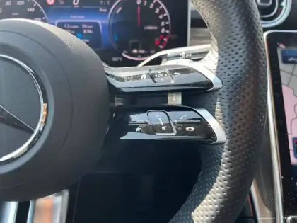 Photo 19 Mercedes Classe C  300 e Hybrid EQ Berli